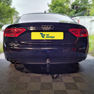 Audi A5 Sportback} Avec La rotule d’attelage démontable sans outil