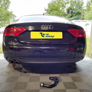Audi A5 Sportback} Avec La rotule d’attelage démontable sans outil