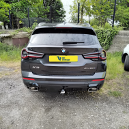 BMW X3} Avec La rotule d’attelage démontable avec outils
