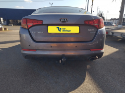 Kia Optima} Avec La rotule d’attelage démontable avec outils
