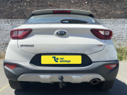 Kia Stonic} Avec La rotule d’attelage démontable sans outil