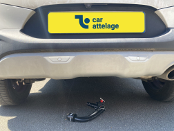 Kia Stonic} Avec La rotule d’attelage démontable sans outil
