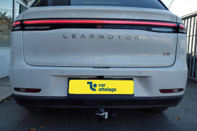 Leapmotor C10} Avec La rotule d’attelage démontable avec outils