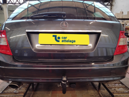 Mercedes Classe C Break} Avec La rotule d’attelage démontable avec outils