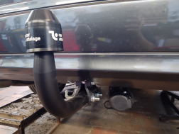 Mercedes Classe C Break} Avec La rotule d’attelage démontable avec outils