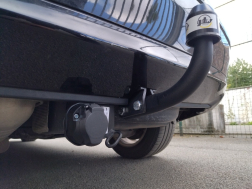 Mercedes Classe C Coupé} Avec La rotule d’attelage démontable avec outils