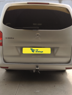 Mercedes Classe V} Avec La rotule d’attelage démontable avec outils
