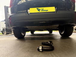 Mini U25 Countryman} Avec La rotule d’attelage démontable sans outil