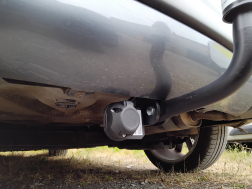 Peugeot 207} Avec La rotule d’attelage démontable avec outils
