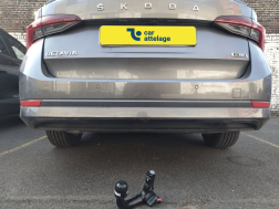 Skoda Octavia Break} Avec La rotule d’attelage démontable sans outil