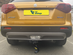 Suzuki Vitara} Avec La rotule d’attelage démontable sans outil