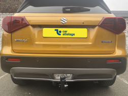 Suzuki Vitara} Avec La rotule d’attelage démontable sans outil