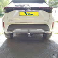 Toyota Yaris Cross} Avec La rotule d’attelage démontable sans outil