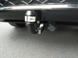 Volkswagen Tiguan} Avec La rotule d’attelage démontable sans outil