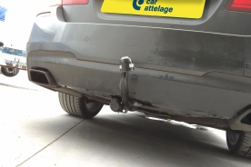 BMW Serie 5 Berline Avec La rotule d’attelage démontable avec outils