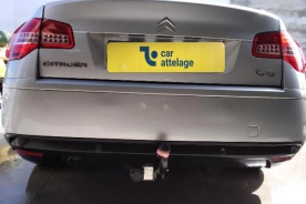 Citroën C5 Berline} Avec La rotule d’attelage démontable avec outils