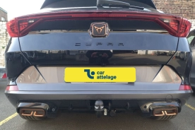 Cupra Formentor Avec La rotule d’attelage démontable avec outils