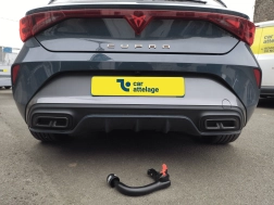 Cupra Leon Avec La rotule d’attelage démontable sans outil