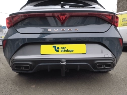 Cupra Leon Avec La rotule d’attelage démontable sans outil