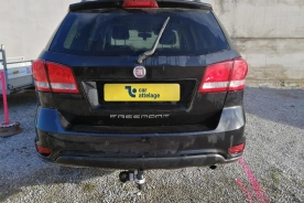 Fiat Freemont Avec La rotule d’attelage démontable avec outils
