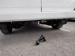 Ford Transit Custom / Tourneo Custom Avec La rotule d’attelage démontable sans outil