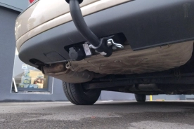 Jaguar X-Type} Avec La rotule d’attelage démontable avec outils