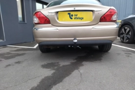 Jaguar X-Type} Avec La rotule d’attelage démontable avec outils