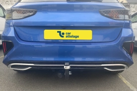 Kia Cee'd Avec La rotule d’attelage démontable avec outils