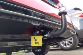 Kia Cee'd SW (break)} Avec La rotule d’attelage démontable avec outils