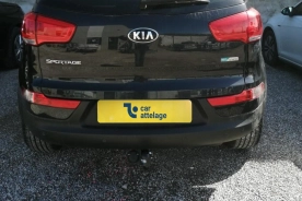 Kia Sportage Avec La rotule d’attelage démontable avec outils