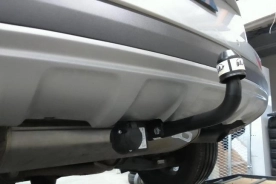 Kia Sportage} Avec La rotule d’attelage démontable avec outils