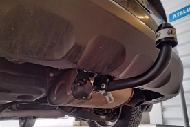 Kia Sportage} Avec La rotule d’attelage démontable avec outils