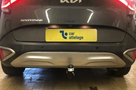 Kia Sportage} Avec La rotule d’attelage démontable avec outils