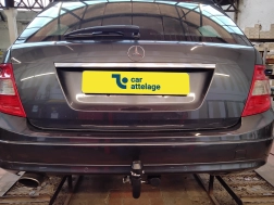 Mercedes Classe C Break Avec La rotule d’attelage démontable avec outils