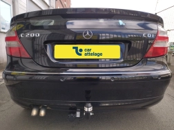 Mercedes Classe C Coupé Avec La rotule d’attelage démontable avec outils