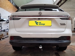 MG EHS Avec La rotule d’attelage démontable sans outil