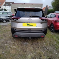 Nissan X-Trail Avec La rotule d’attelage démontable avec outils