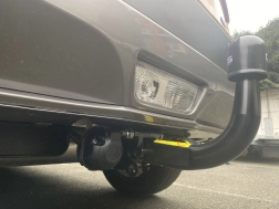 Suzuki Vitara Avec La rotule d’attelage démontable sans outil