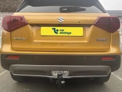 Suzuki Vitara Avec La rotule d’attelage démontable sans outil