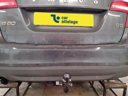 Volvo S60 Avec La rotule d’attelage démontable avec outils
