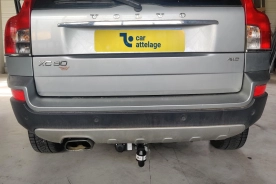 Volvo XC90 Avec La rotule d’attelage démontable avec outils